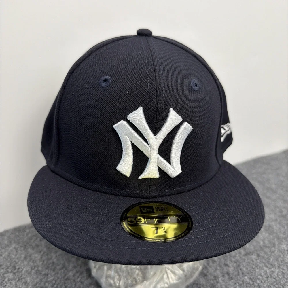 New York Yankees MLB New Era 59Fifty 7 3/4‎ Fitted Cap On-Field Hat Black White